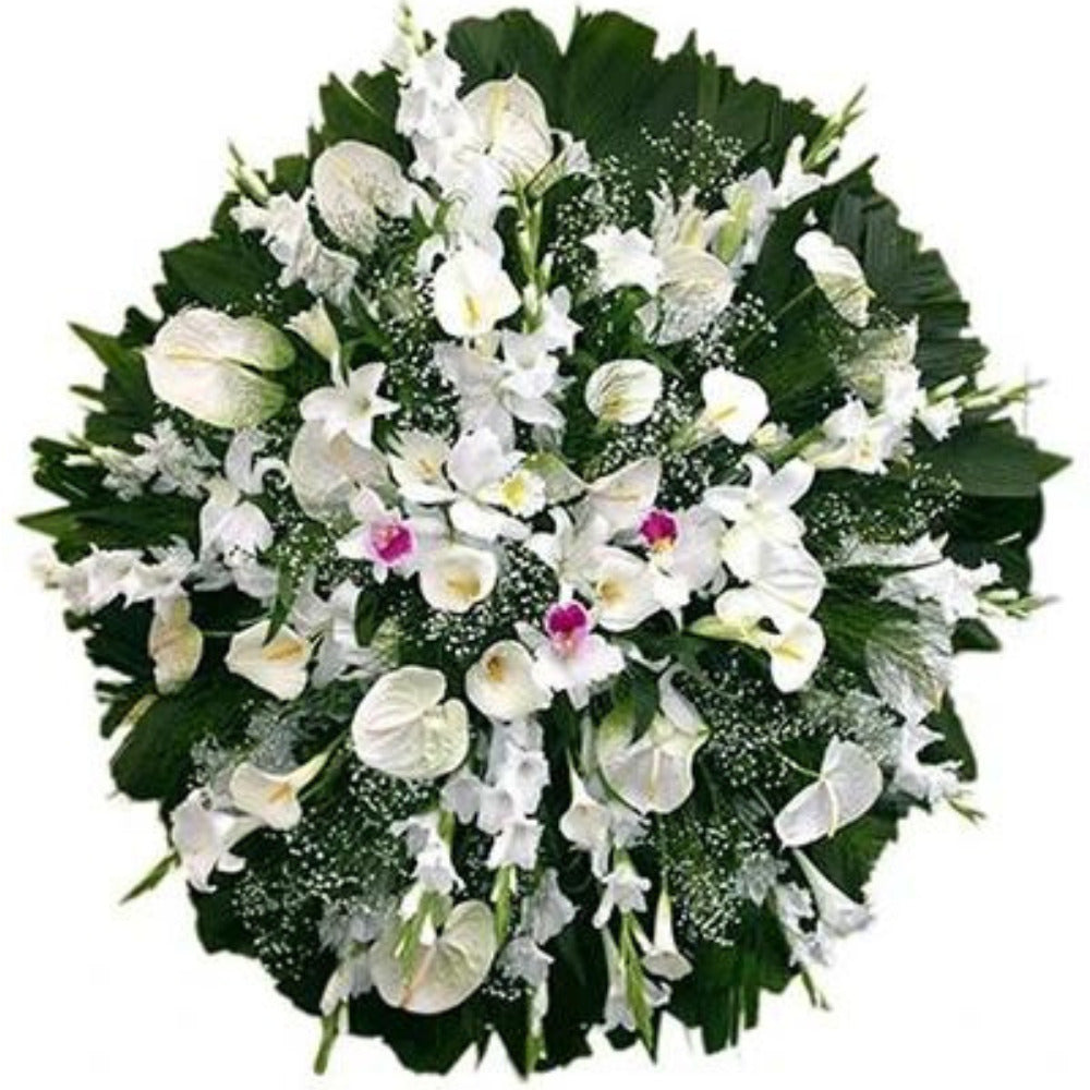 Imagem da coroa de flores com orquídeas, anthurium, copo-de-leite e gipsofila em tamanhos P (R$485,00), M (R$570,00) e G (R$660,00)