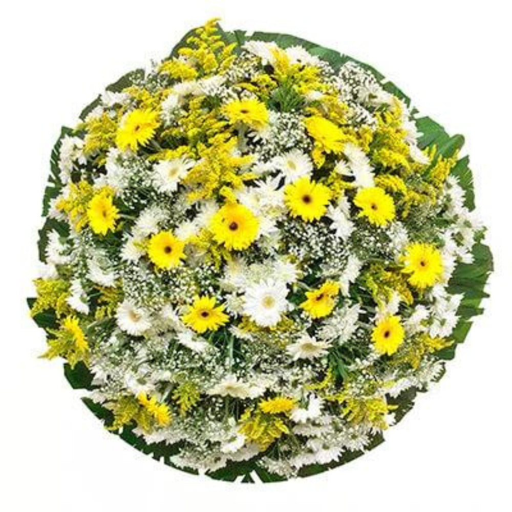 Imagem da coroa de flores com gerberas amarelas, xenas brancas e crisântemo em tamanhos P (R$229,00), M (R$257,00) e G (R$296,00)